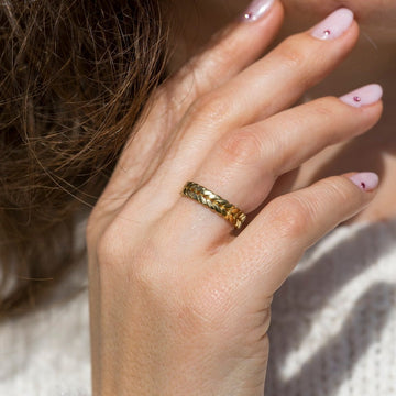 Laurel Ring
